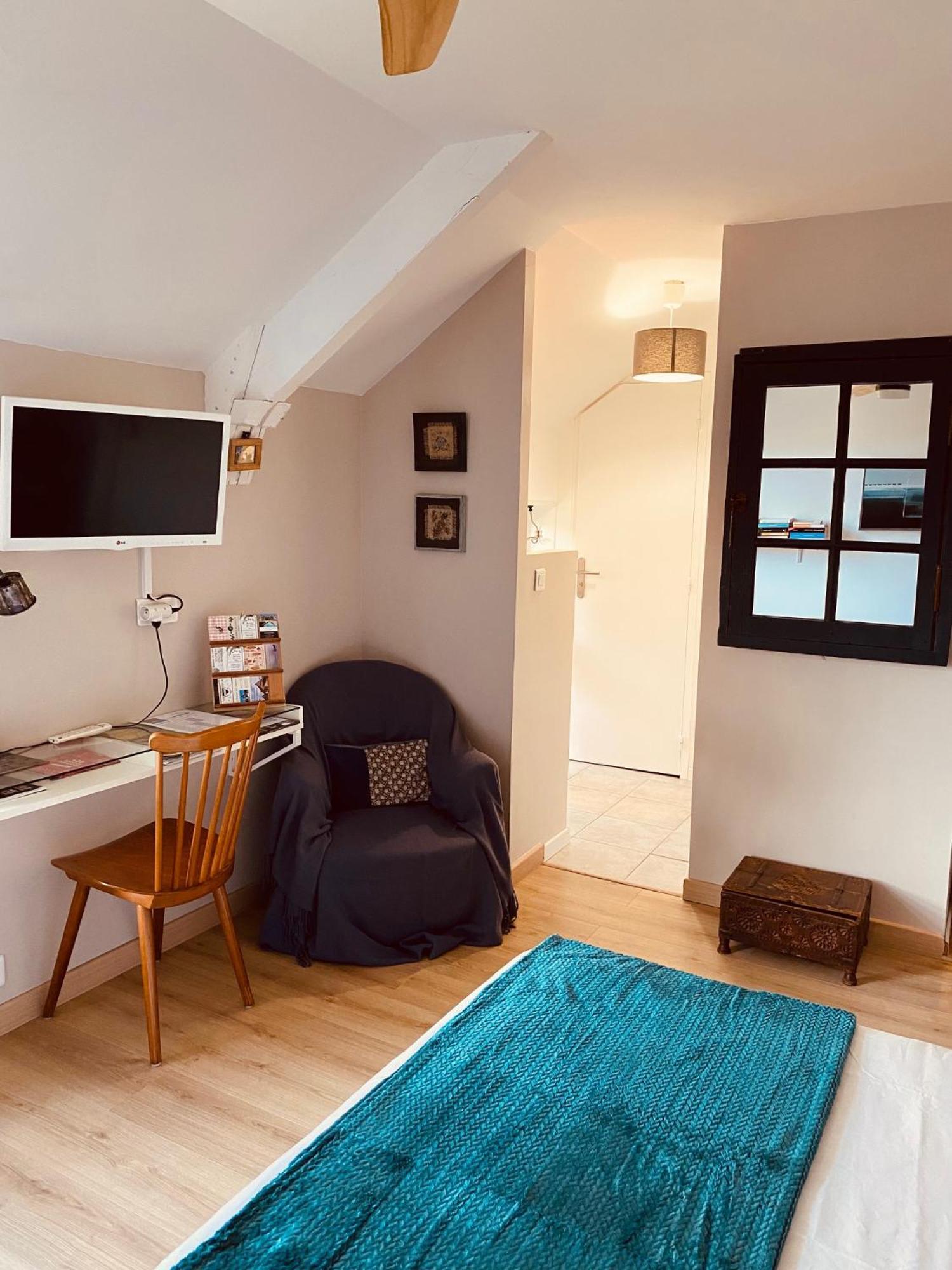 La Ligne Bed & Breakfast Angles-sur-l'Anglin Bagian luar foto