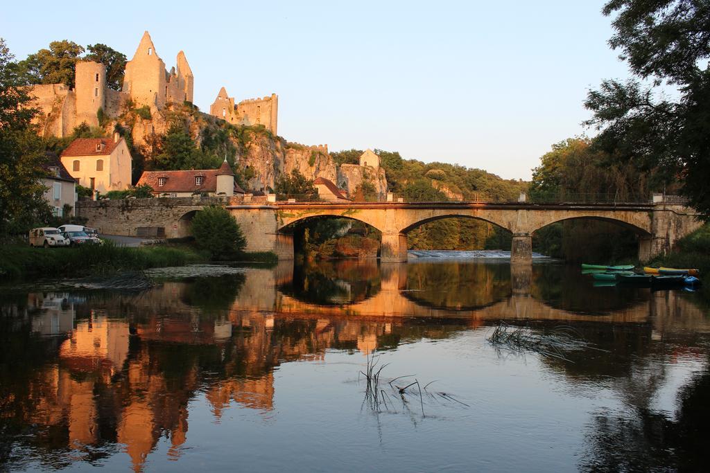 La Ligne Bed & Breakfast Angles-sur-l'Anglin Bagian luar foto